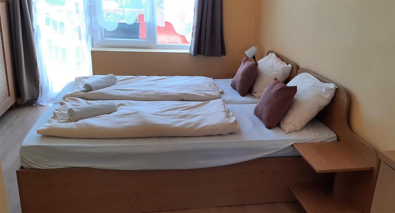 Manuela Ifjusagi Hotel 巴拉顿菲赖德 外观 照片
